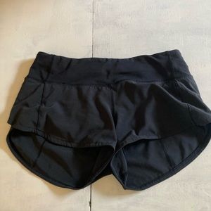 Black speed up Lululemon shorts